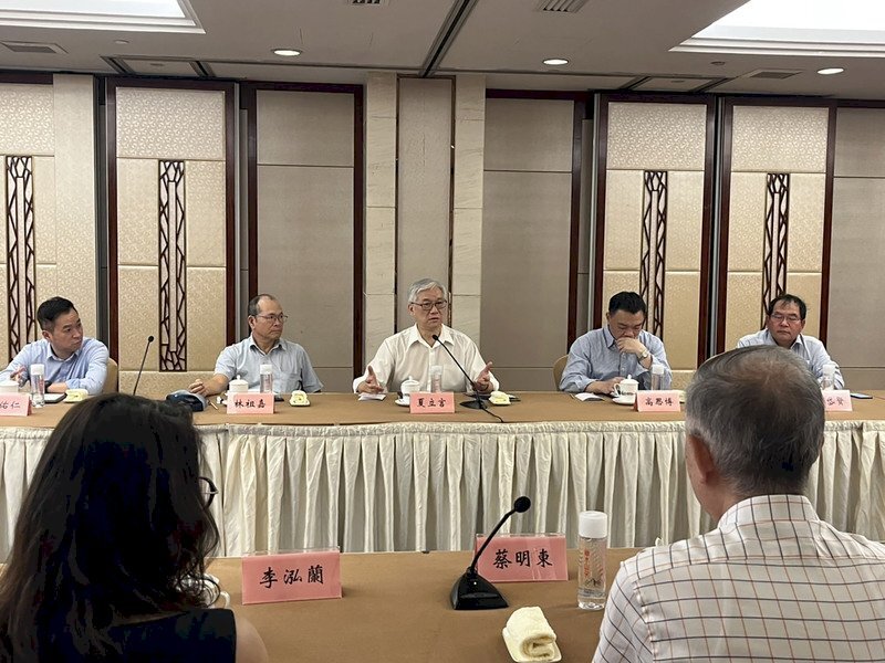 Le vice-président du KMT Hsia Li-yan rencontre des entrepreneurs et des étudiants taïwanais en Chine
