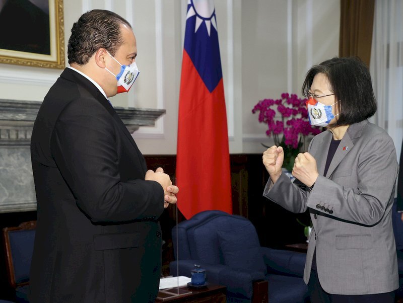 Tsai Ing-wen rencontre le chef de la Diplomatie guatémaltèque
