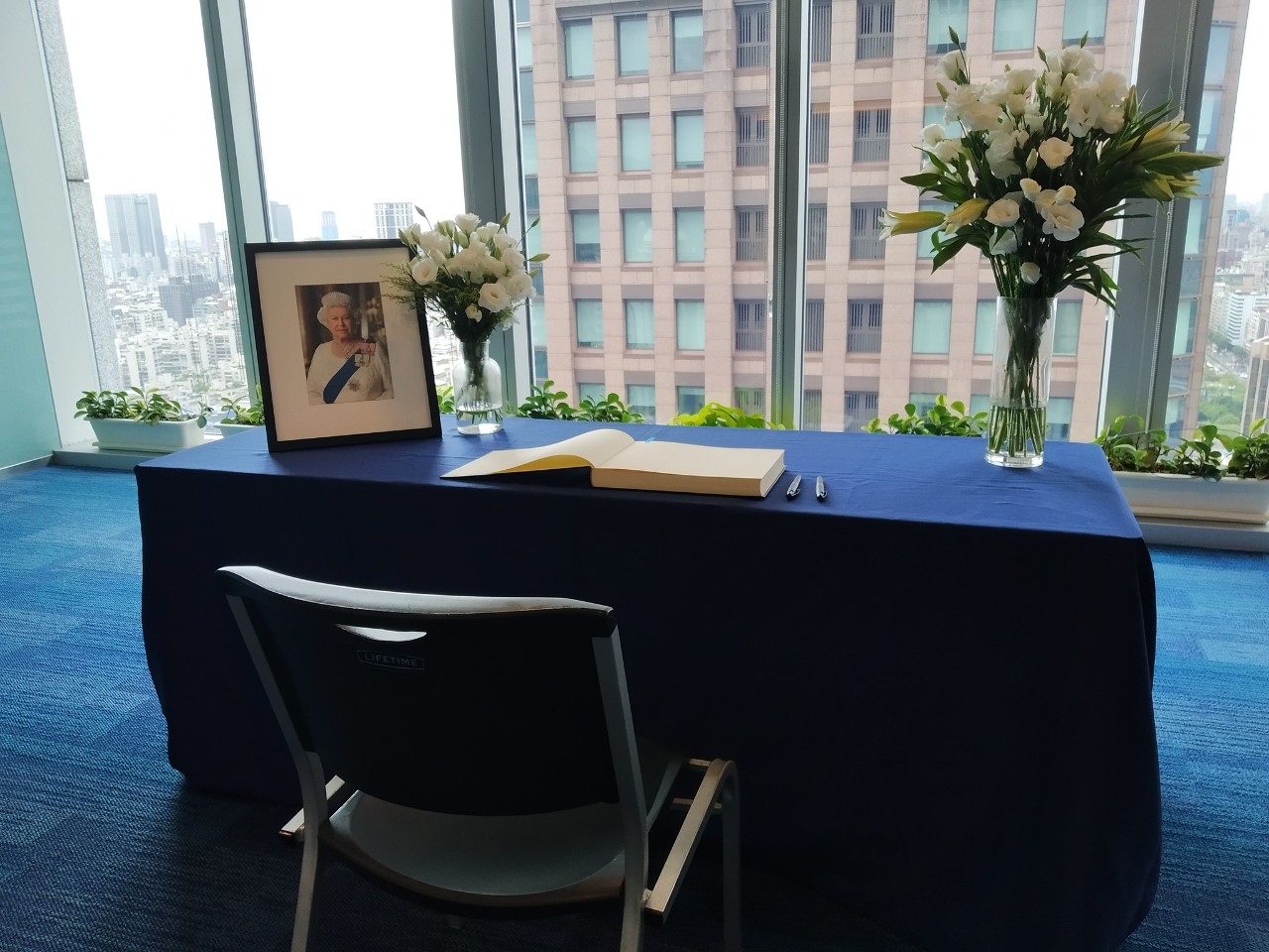 Décès d’Elizabeth II : un livre de condoléances disponible au bureau britannique de Taipei