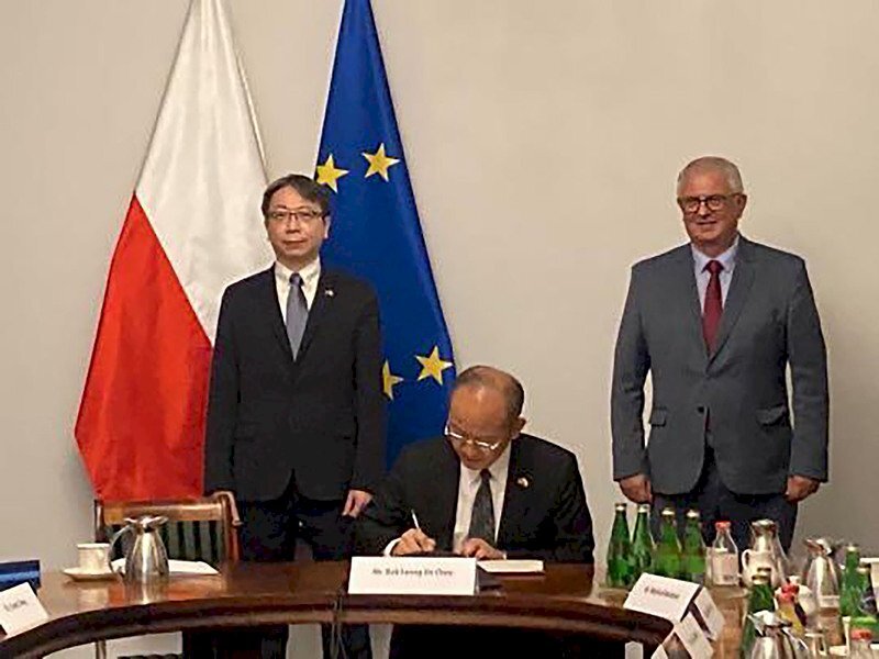 Taïwan et la Pologne créent une équipe de travail en vue de leur coopération dans les semi-conducteurs