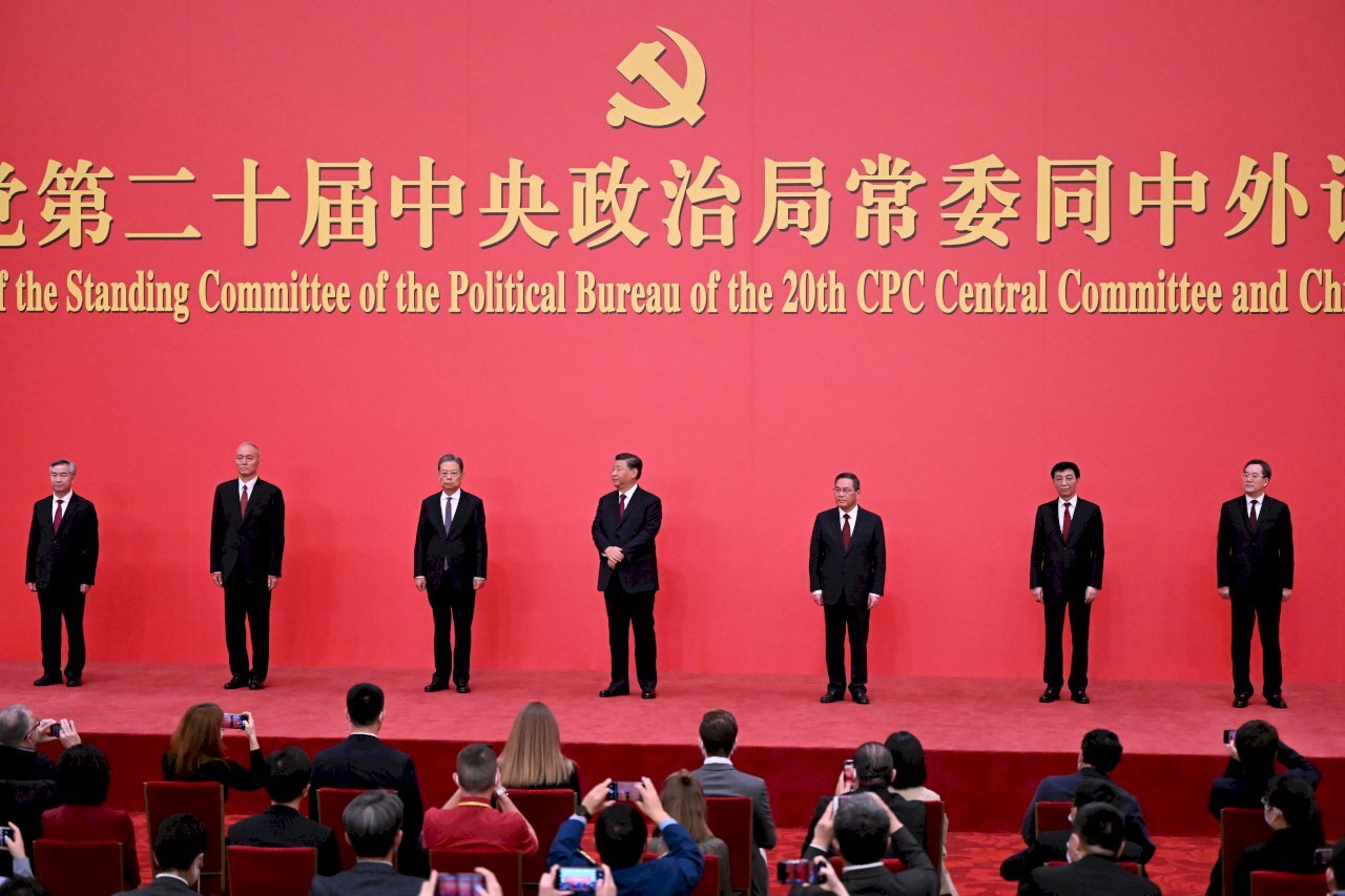 Les sept membres du nouveau Bureau politique du PCC (photo, AFP)