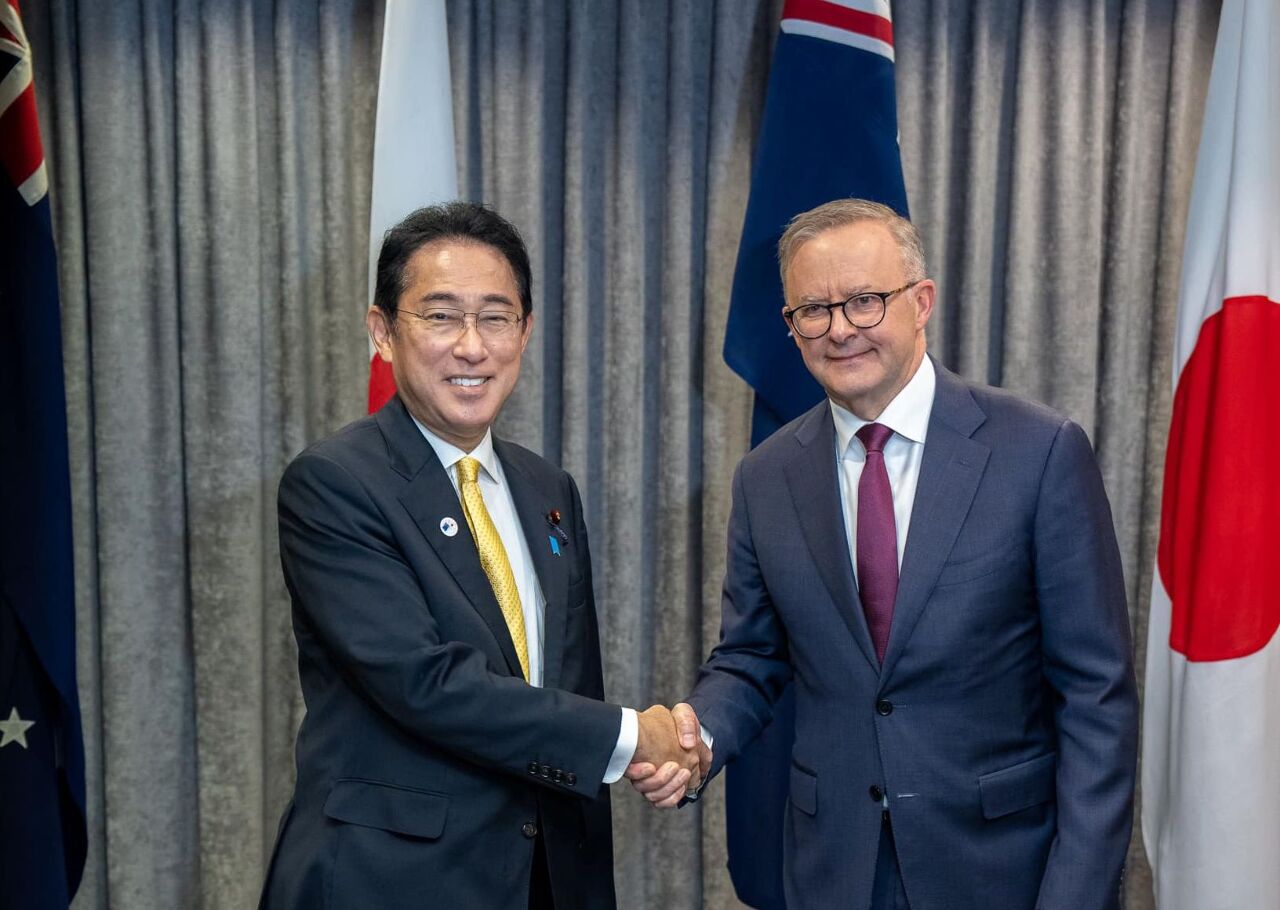Signature de la déclaration conjointe de coopération de sécurité entre les premiers ministres japonais et australiens le 22 octobre 2022 (Image : Facebook)