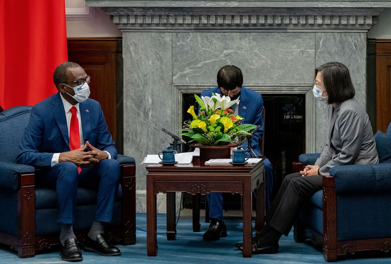 La Présidente Tsai reçoit le Premier ministre de Sainte-Lucie