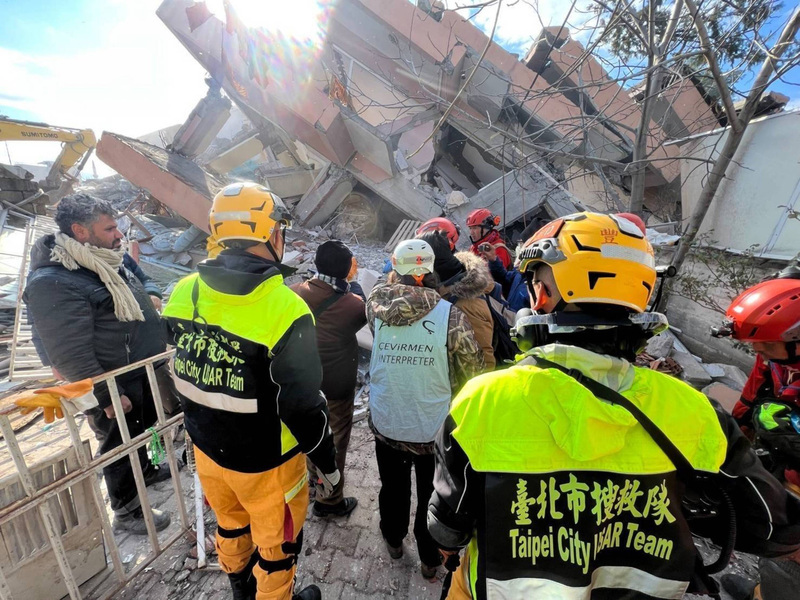 Plusieurs dirigeants taïwanais font don d'un mois de salaire pour les victimes du séisme en Turquie