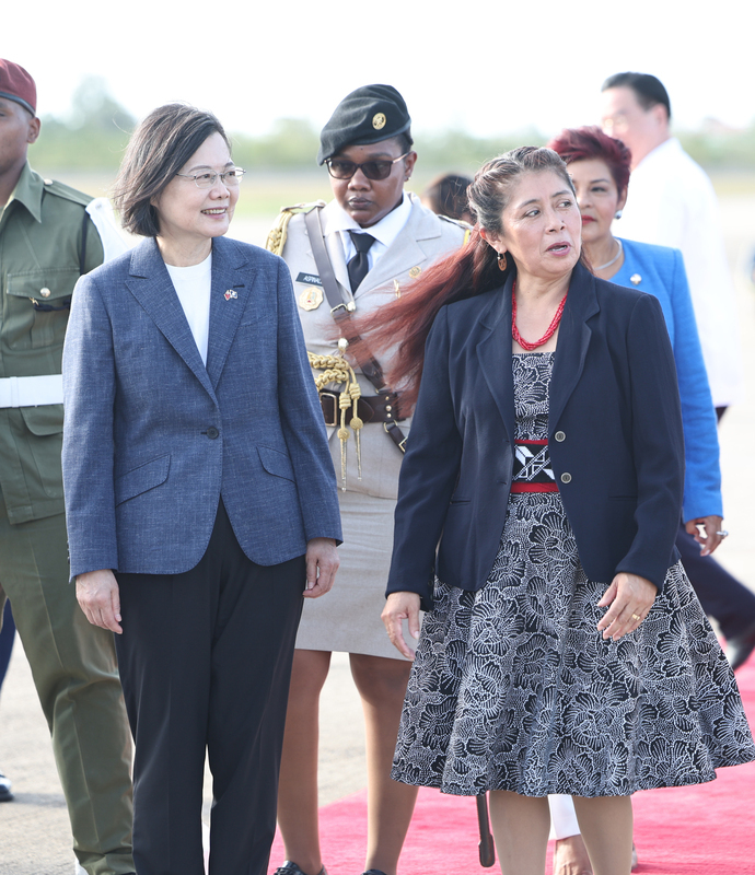 Tsai Ing-wen arrive au Belize