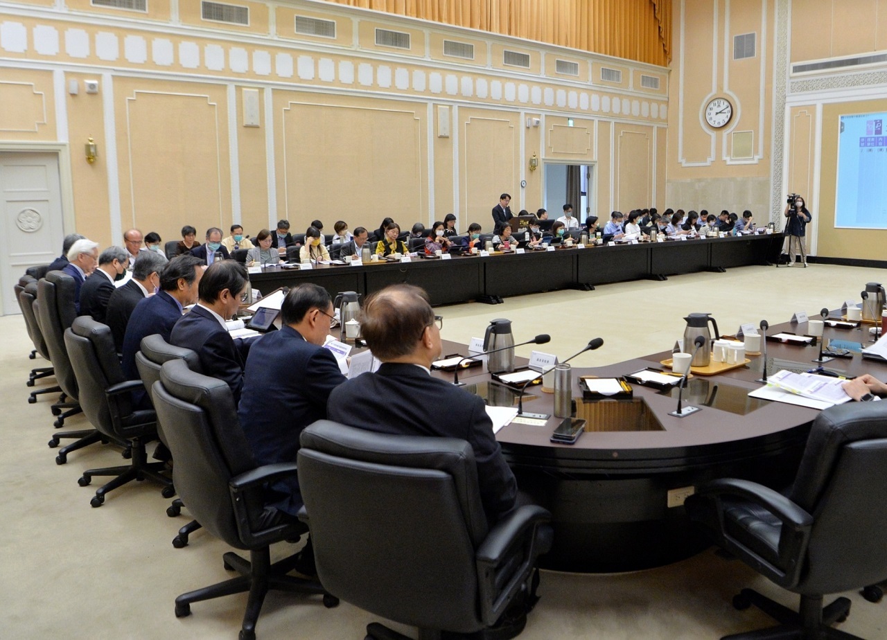 Le gouvernement ordonne la fin de l’utilisation de l’interprétation des réglementations sur les citoyens du continent chinois