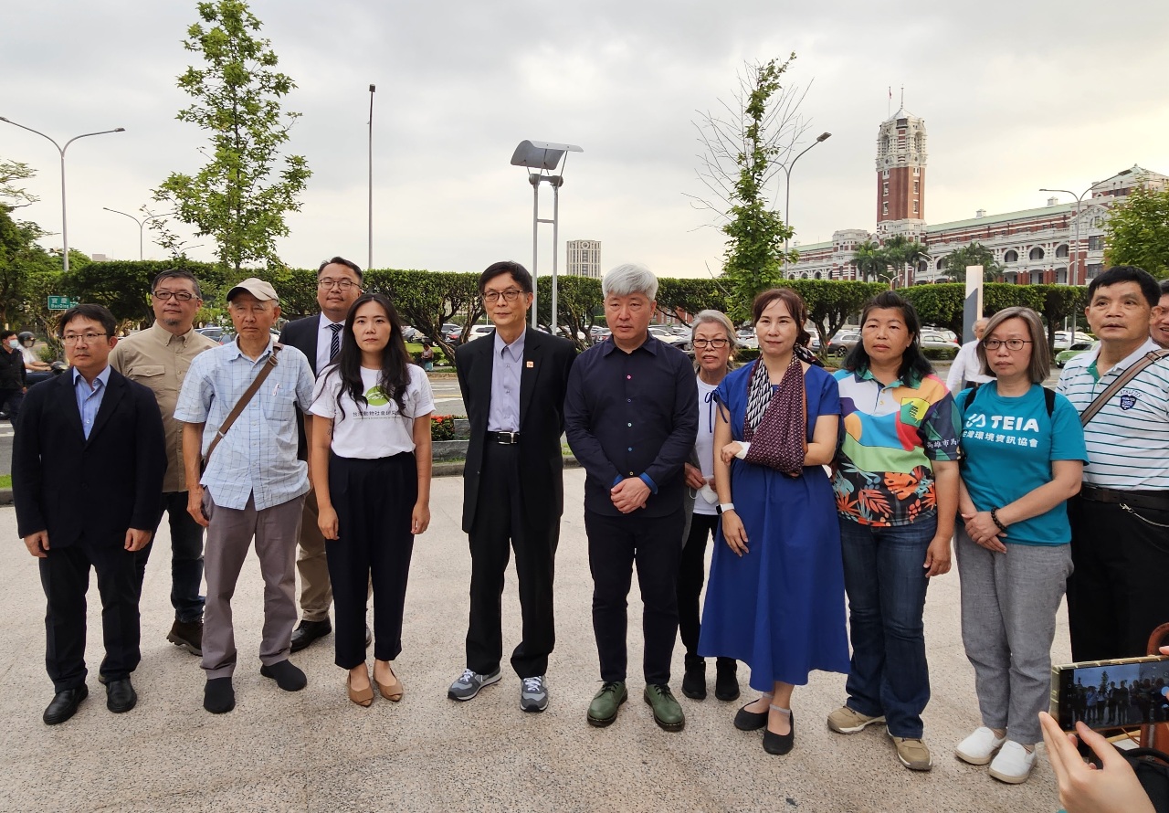 Tsai Ing-wen rencontre des associations de défense de l'environnement