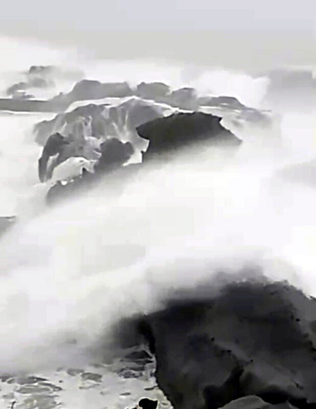Le littoral sud-est est déjà exposé aux premiers vents de 14 noeuds du typhon Haikui (photo CNA)
