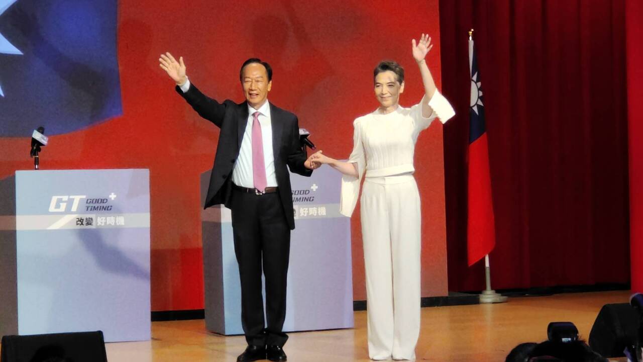 Elections 2024 : Terry Gou annonce qu'il fera ticket commun avec la chanteuse Tammy Lai