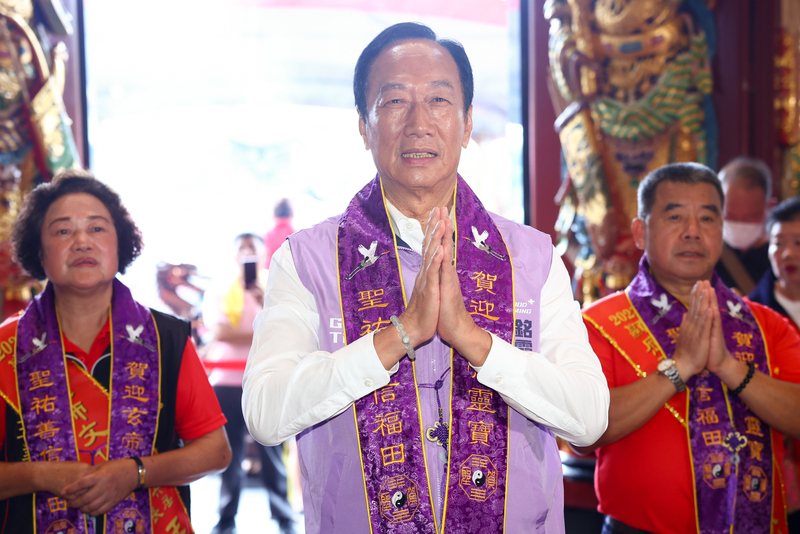 Terry Gou atteint les 300 000 signatures pour sa candidature présidentielle 2024