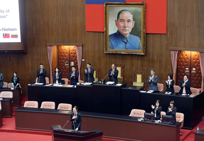Devant le Yuan législatif, la présidente du parlement lituanien souligne la vitalité de la coopération démocratique