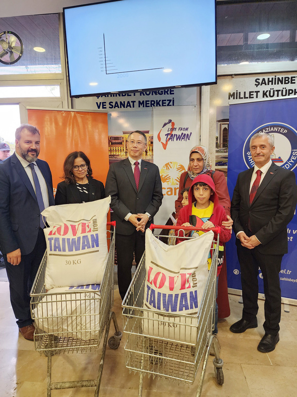 Taïwan opère un don de riz aux habitants du sud-est de la Turquie
