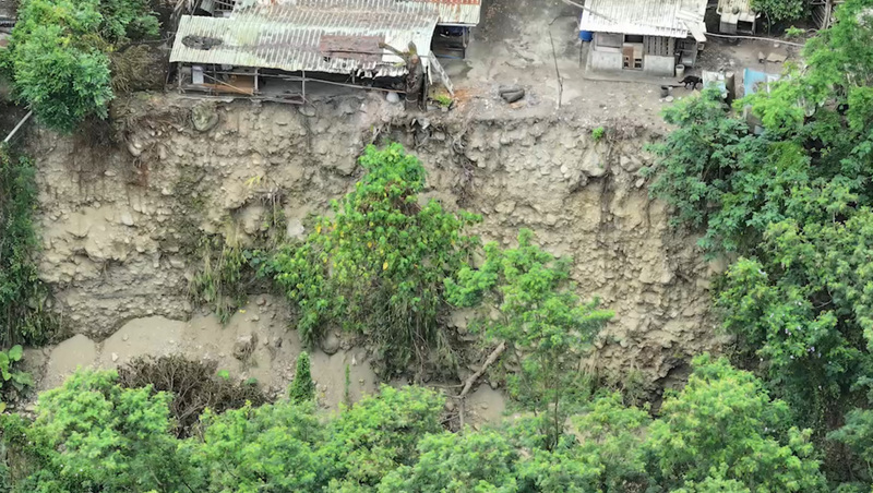 Tremblements de terre et fortes pluies : évacuations de villages de montagne à Hualien