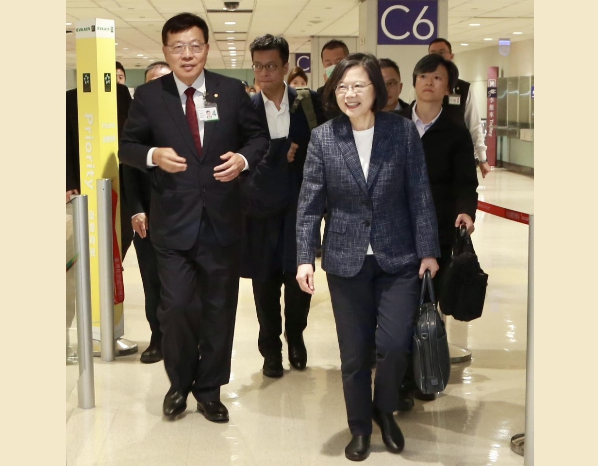 L'ex-présidente Tsai Ing-wen arrive au Canada