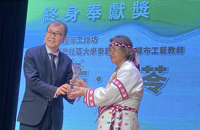 Prix de l’éducation sociale : tissage autochtone et littérature marine à l’honneur