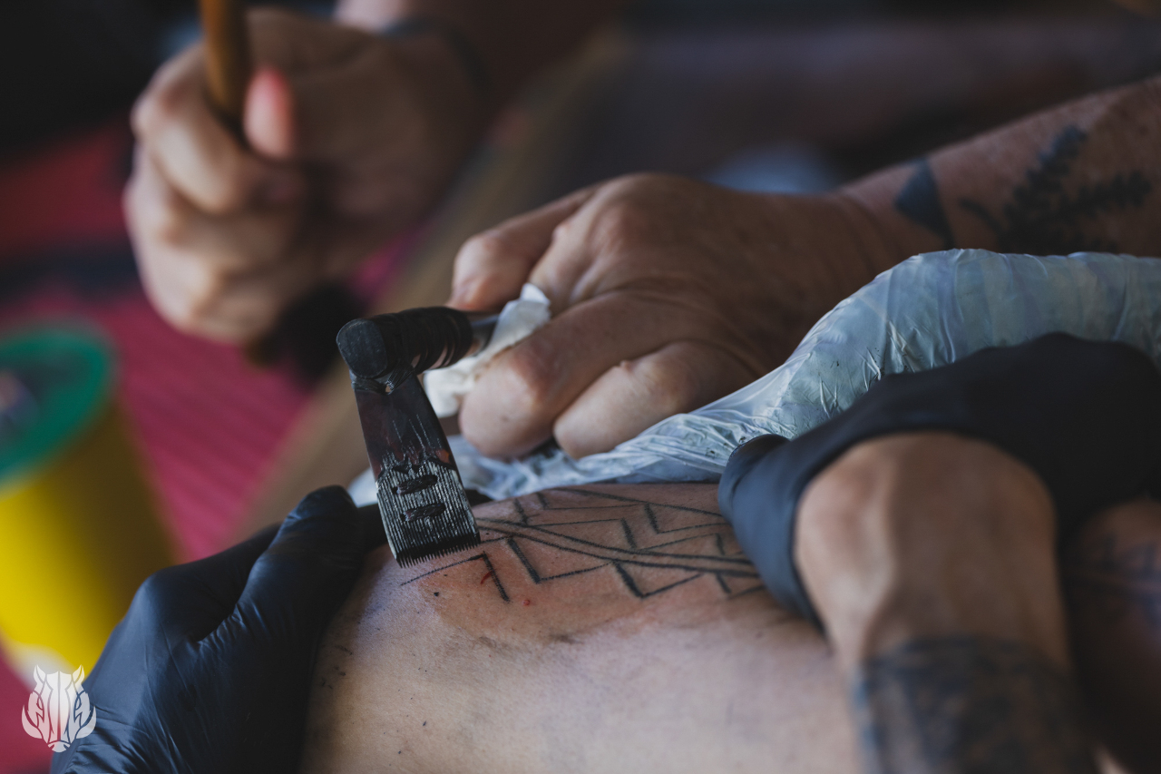 Les tatouages traditionnels du Pacifique à l'honneur au festival PASIWALI (Image : Facebook/PASIWALI)