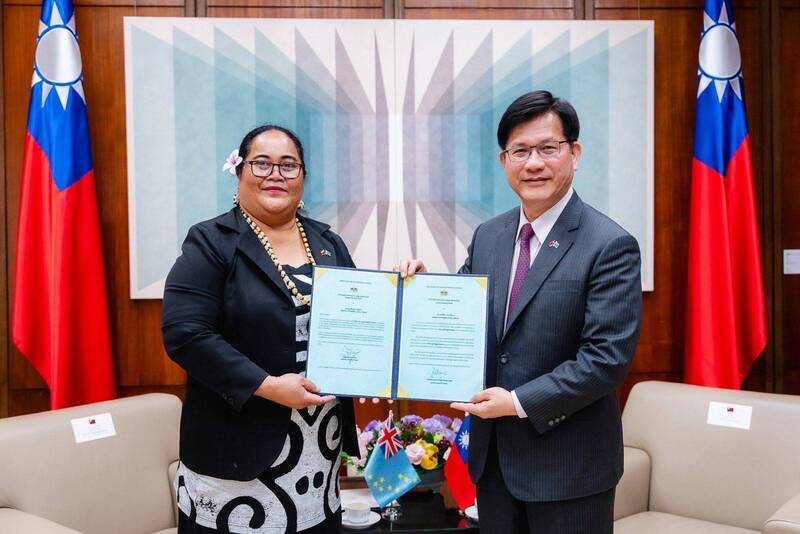 L’ambassadrice de Tuvalu présente ses lettres de créance au chef de la Diplomatie