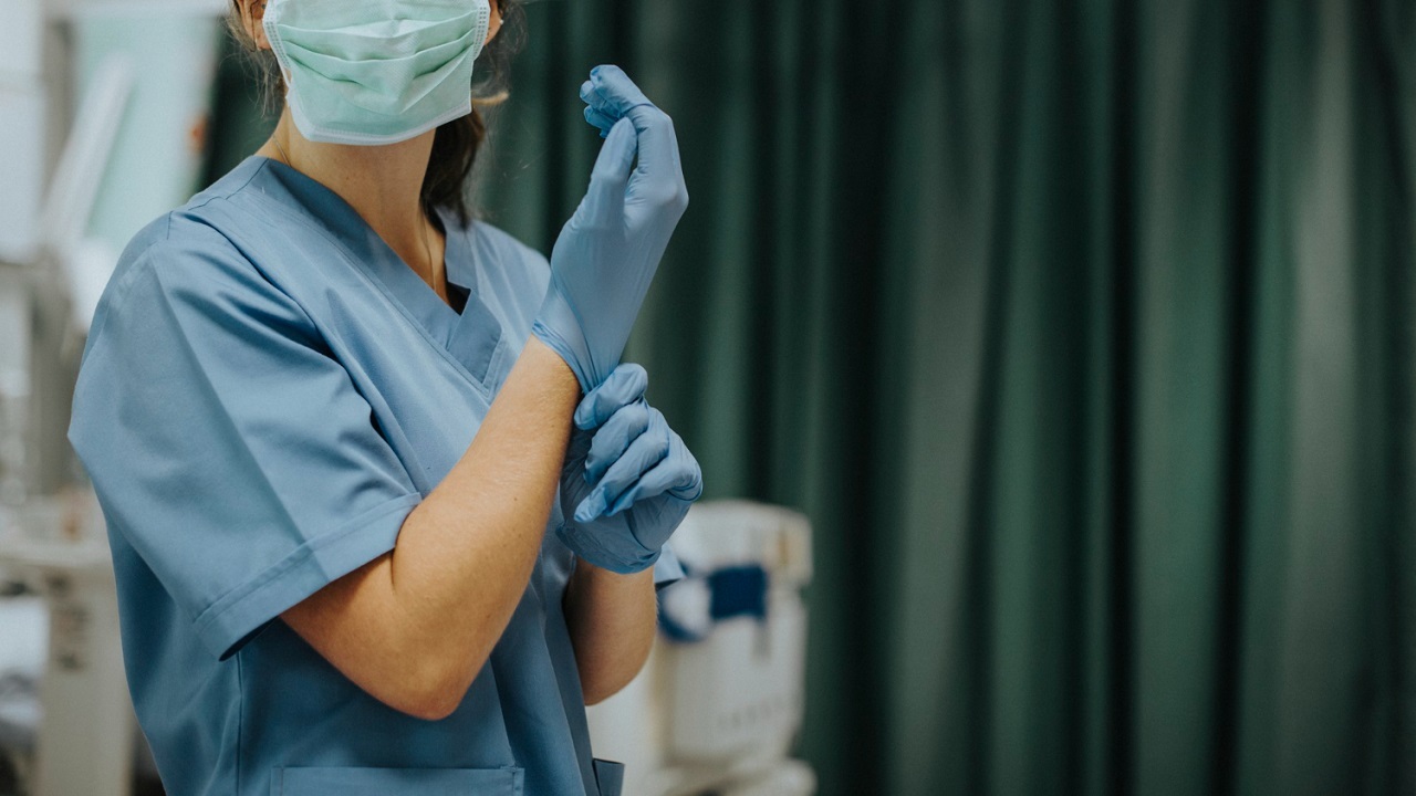 Le ministère de la Santé discute de la congestion des urgences au Parlement
