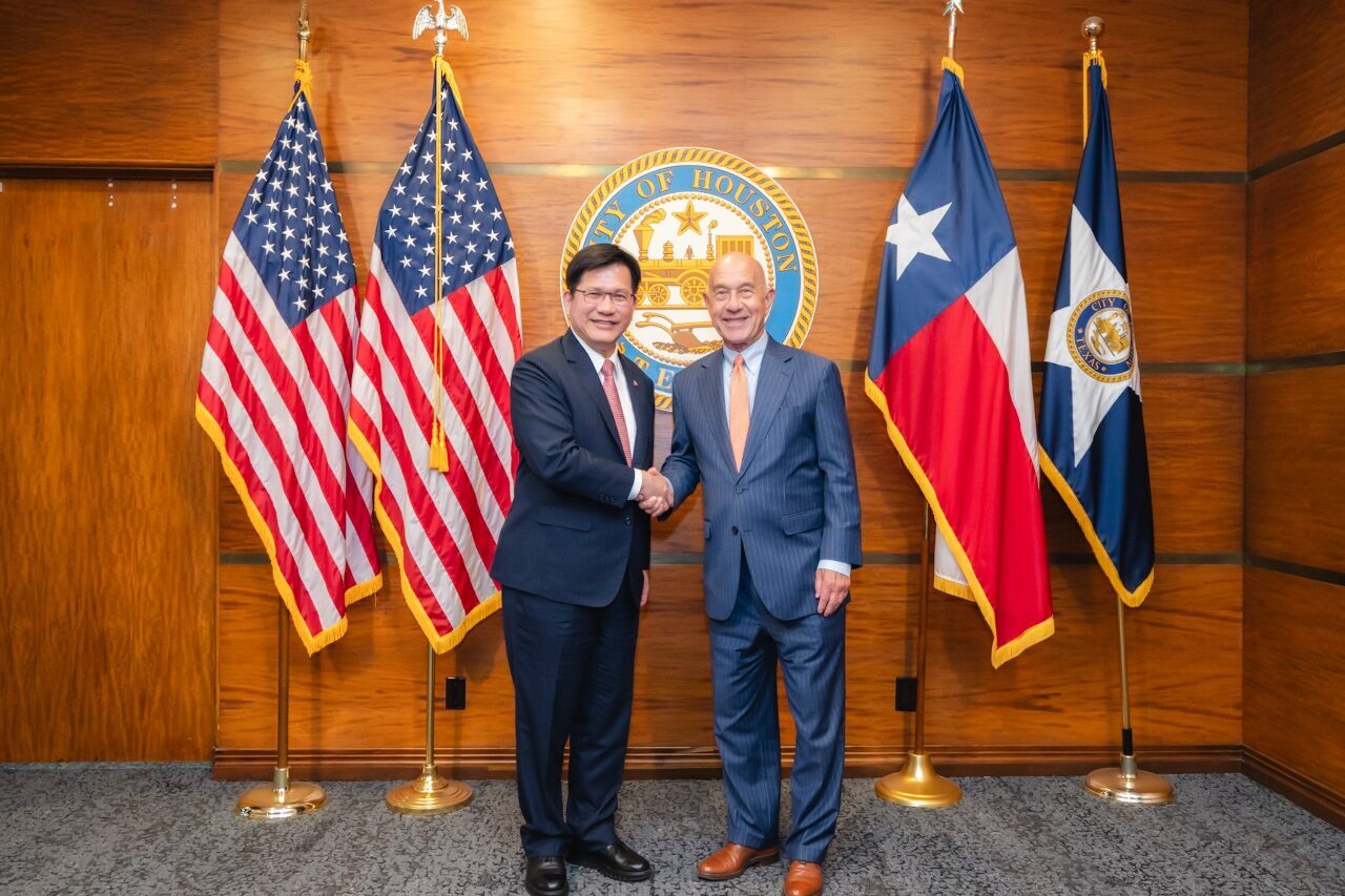 Le chef de la diplomatie termine sa visite au Texas