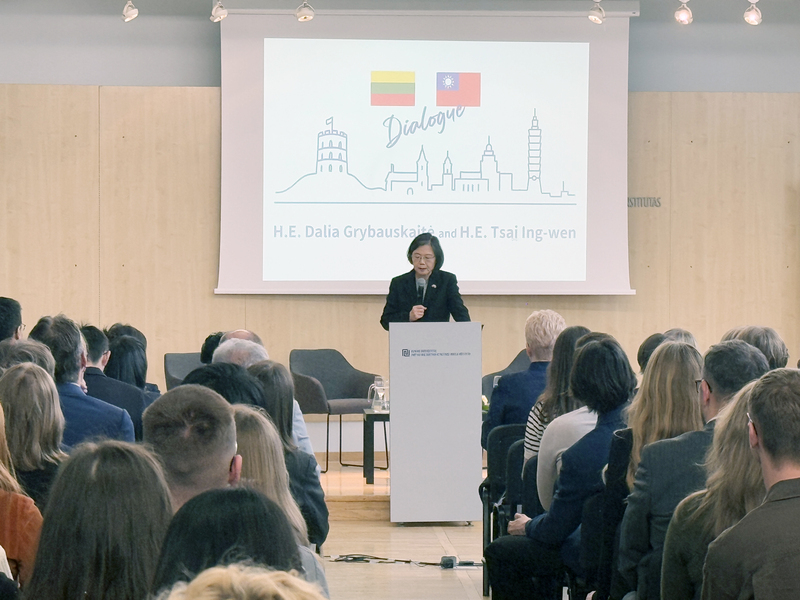 Discours sur les valeurs démocratiques et accord sur le déminage en Ukraine : les temps forts de la visite de Tsai Ing-wen en Lituanie