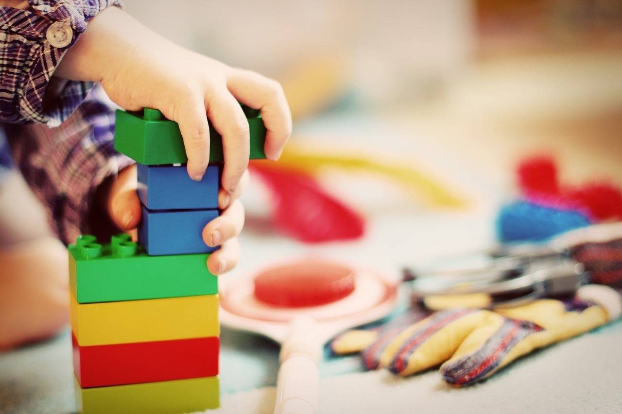 Des associations alertent sur l'augmentation des violences commises sur les enfants en bas âge