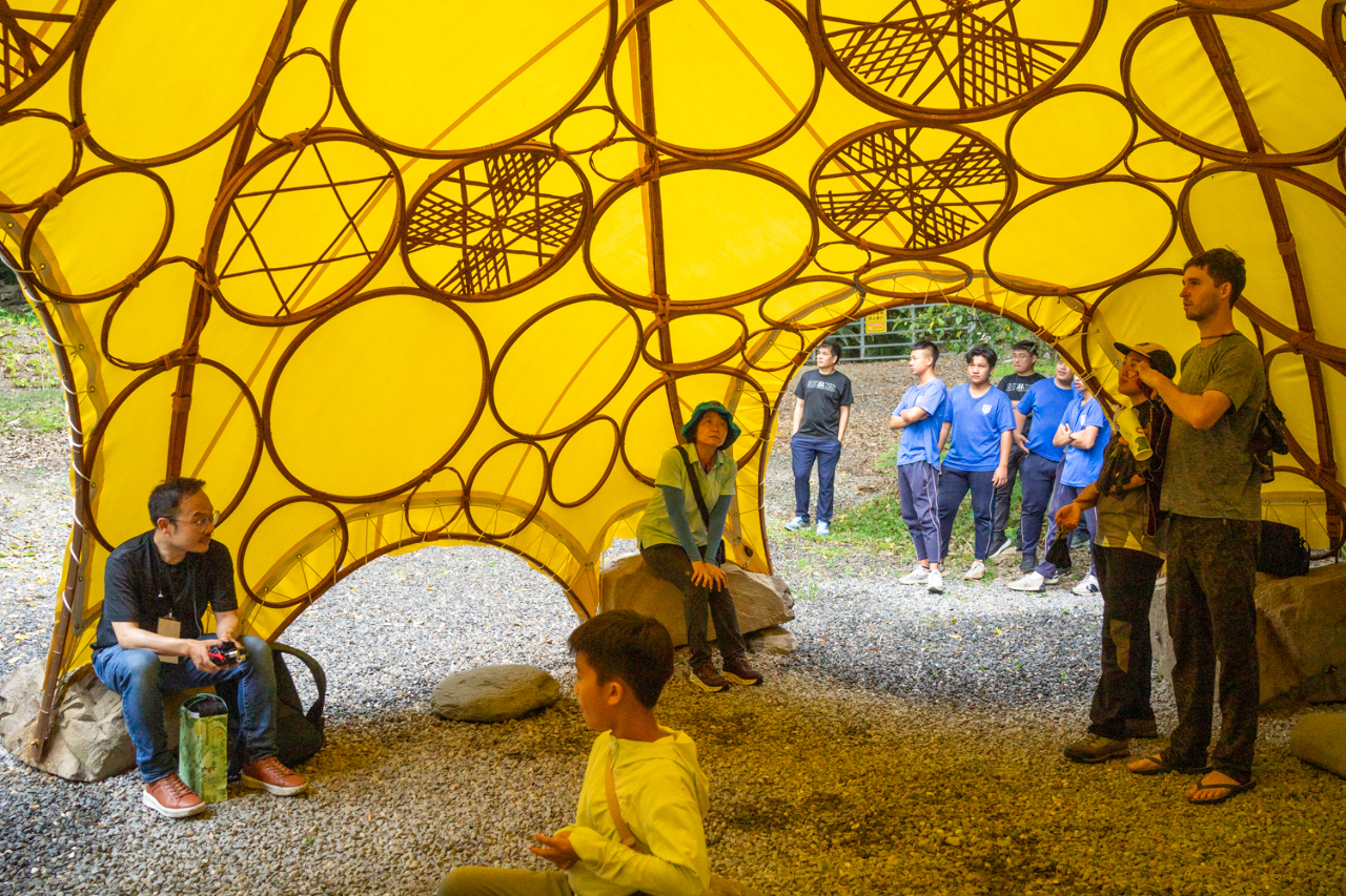Cette construction en bambou a été réalisée par l'équipe de l'Association Humanitaire de Taïwan (AHA) dans le parc forestier de Zhiben à Taitung (photo : Sasa)